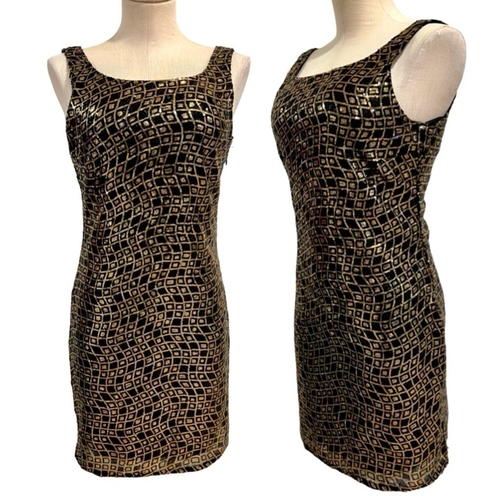 Romeo and Juliet Couture Sleeveless Sequined Black and Gold, Party Dress.